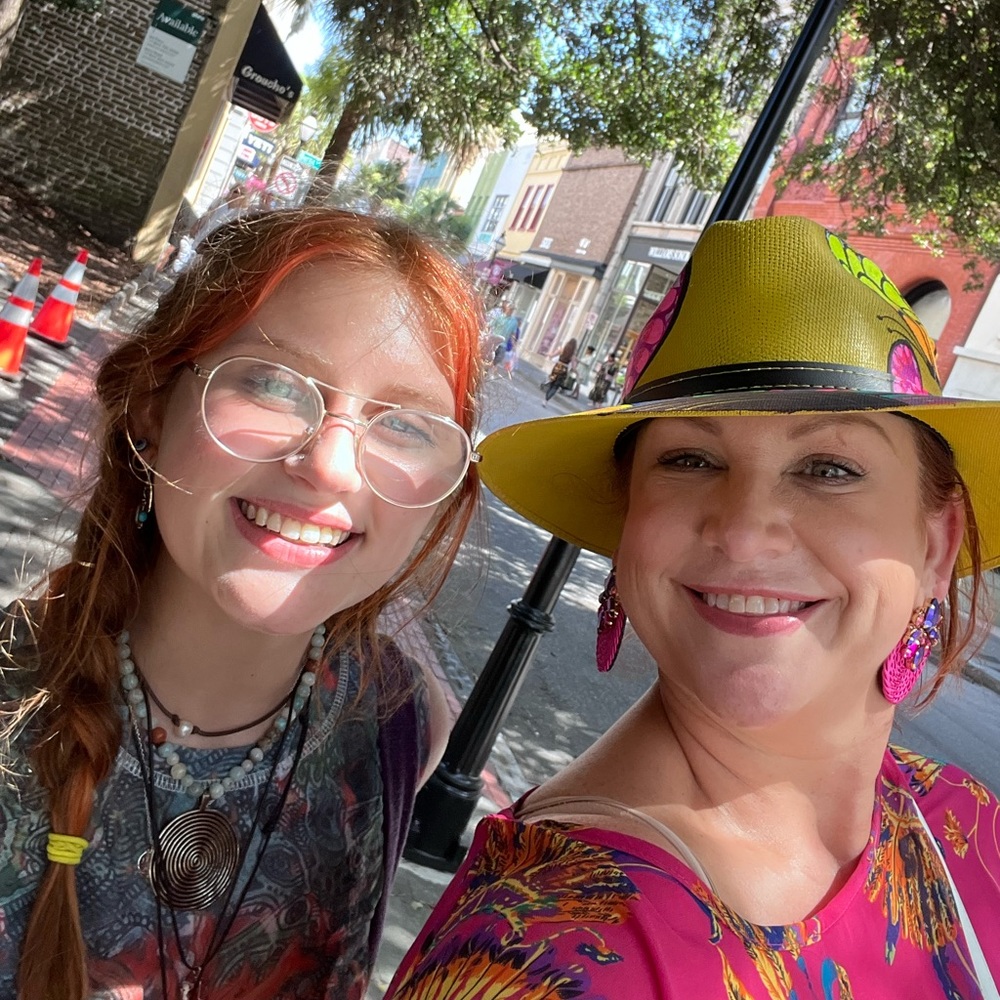 Meet your Posher, Jennifer and Kambria